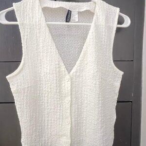 H&M Women's White Vest Small V-neck Top Button Front Textured Crinkle NEW NWOT